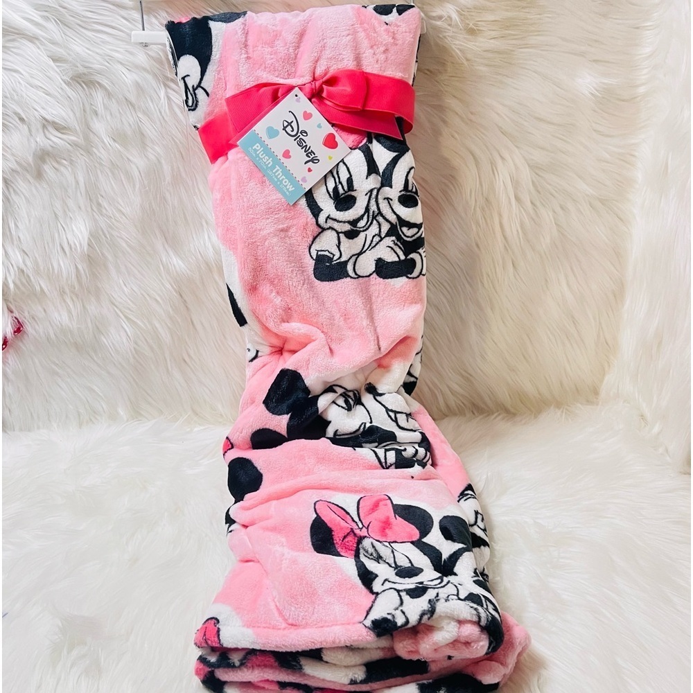 Mickey and Minnie Throw Blanket